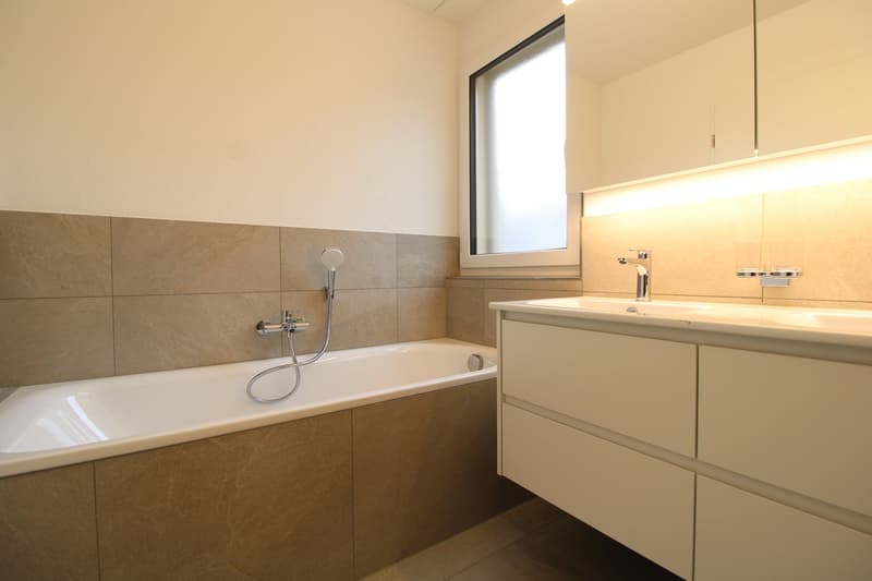 Appartamento moderno 4.5 locali con terrazza spaziosa a Kreuzlingen (8)