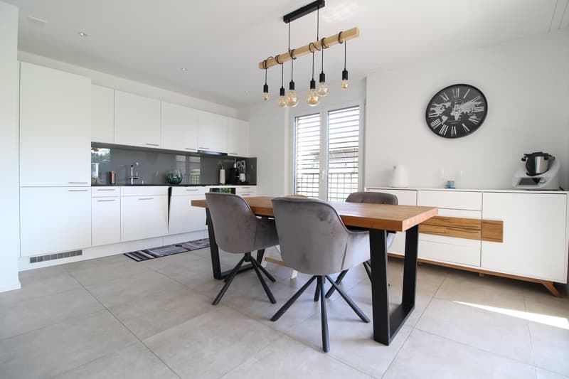 Charming and bright 3.5-room apartment (ground floor) (1)