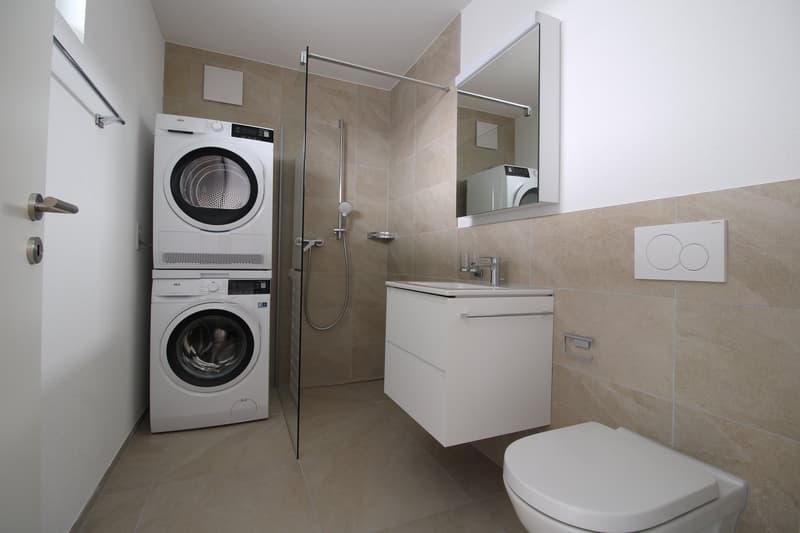 Charmante und helle 2.5 Zimmer-Wohnung (3)