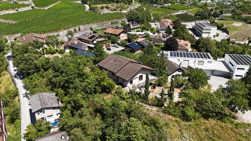 Villa with building land and barn – Plantzette district, Sierre (5)