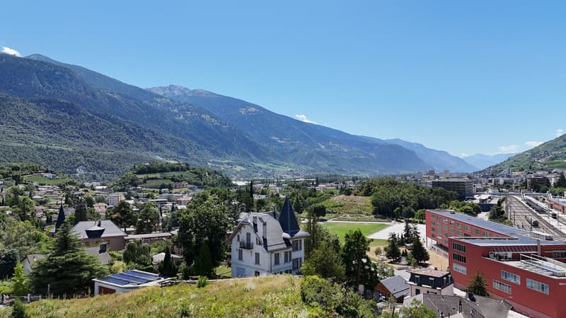 Villa with building land and barn – Plantzette district, Sierre (15)