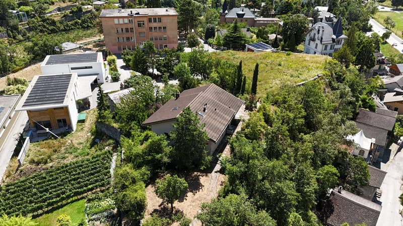 Villa with building land and barn – Plantzette district, Sierre (6)