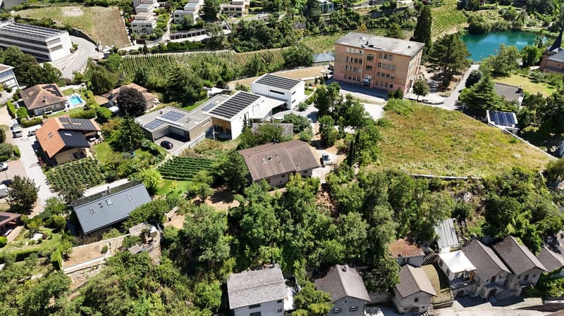 Villa with building land and barn – Plantzette district, Sierre (10)