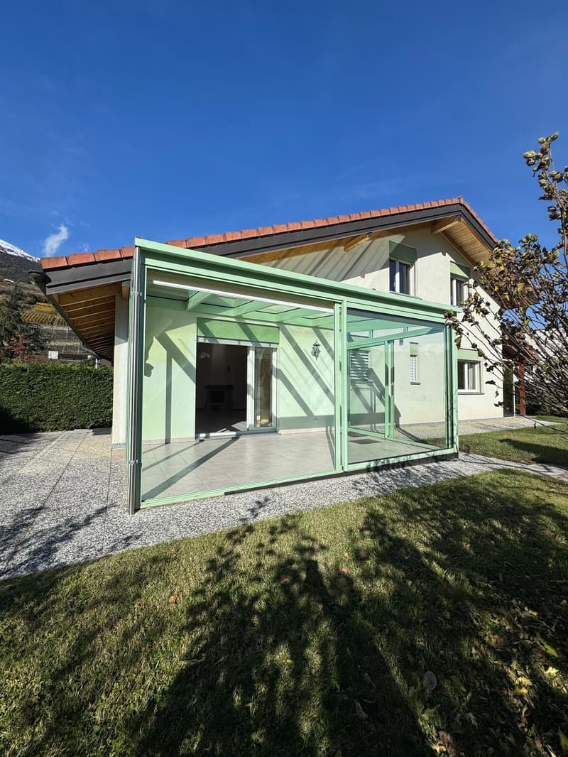Magnificent individual villa with panoramic views of the mountains in Conthey (34)