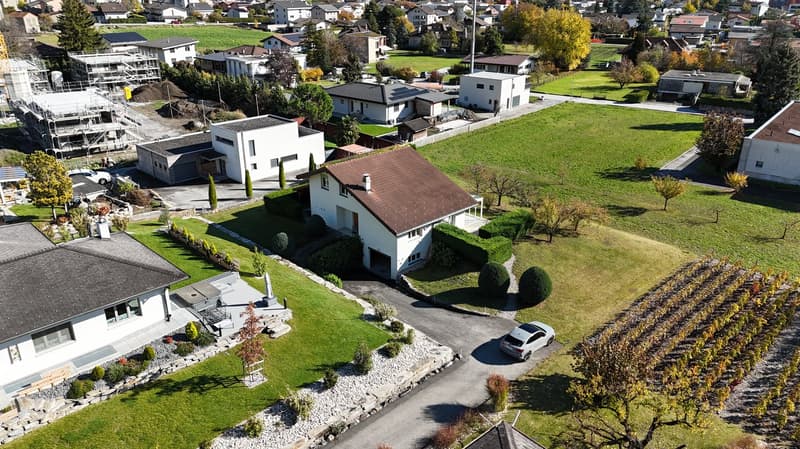 Magnificent individual villa with panoramic views of the mountains in Conthey (3)