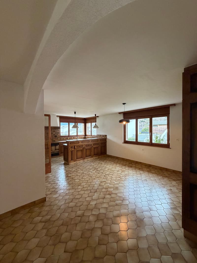 Villa à Saillon – beaux volumes et potentiel de modernisation (33)