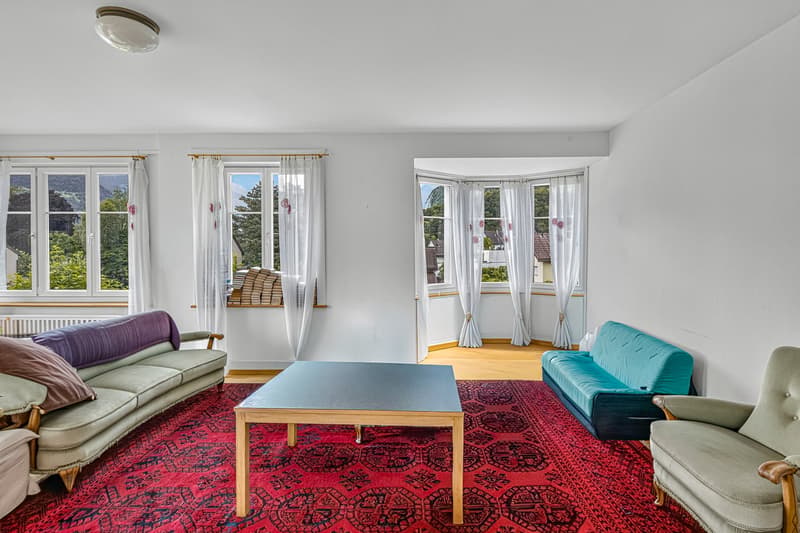 Charmante Villa an ruhiger Lage in Glarus Nord – Ihr Traumhaus mit Bergblick (4)