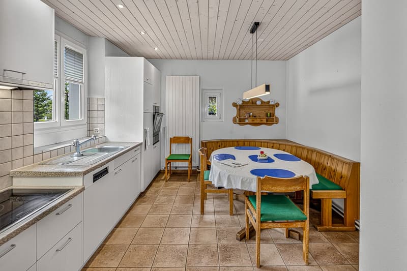 Charmante Villa an ruhiger Lage in Glarus Nord – Ihr Traumhaus mit Bergblick (8)