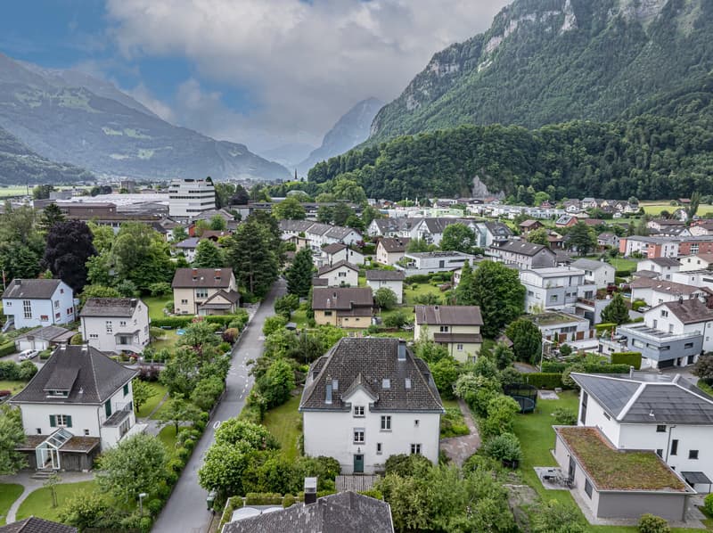 Charmante Villa an ruhiger Lage in Glarus Nord – Ihr Traumhaus mit Bergblick (11)