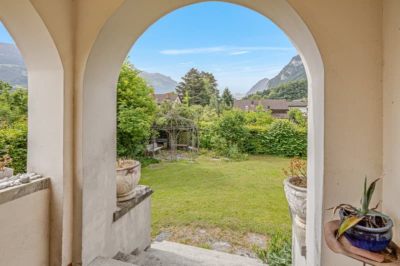 Charmante Villa an ruhiger Lage in Glarus Nord – Ihr Traumhaus mit Bergblick (3)