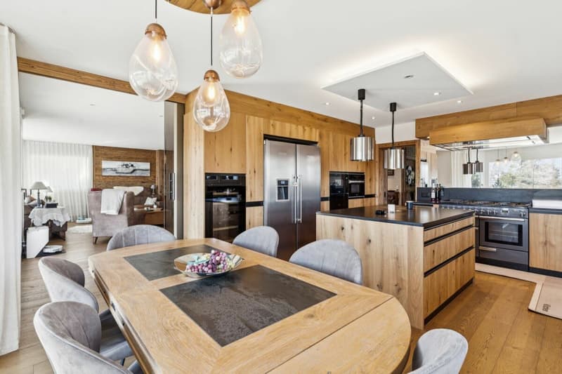 Magnificent property with a detached mazot and outdoor swimming pool (10)