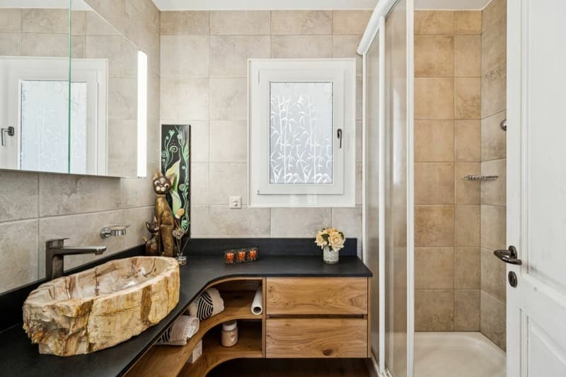 Magnificent property with a detached mazot and outdoor swimming pool (18)