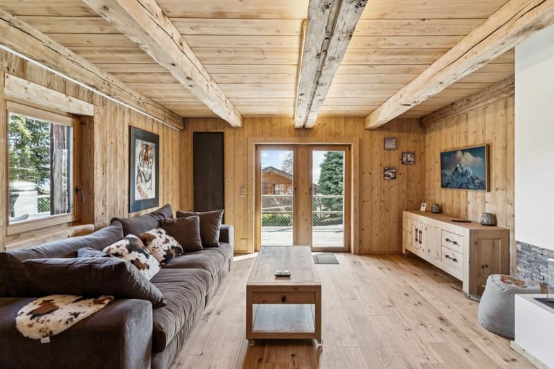 Magnificent property with a detached mazot and outdoor swimming pool (16)