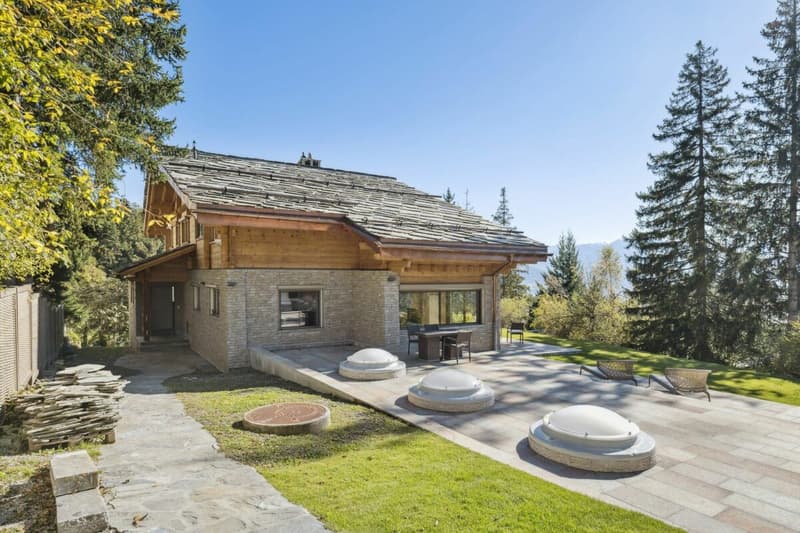 Exceptional Chalet in Crans-Montana (3)