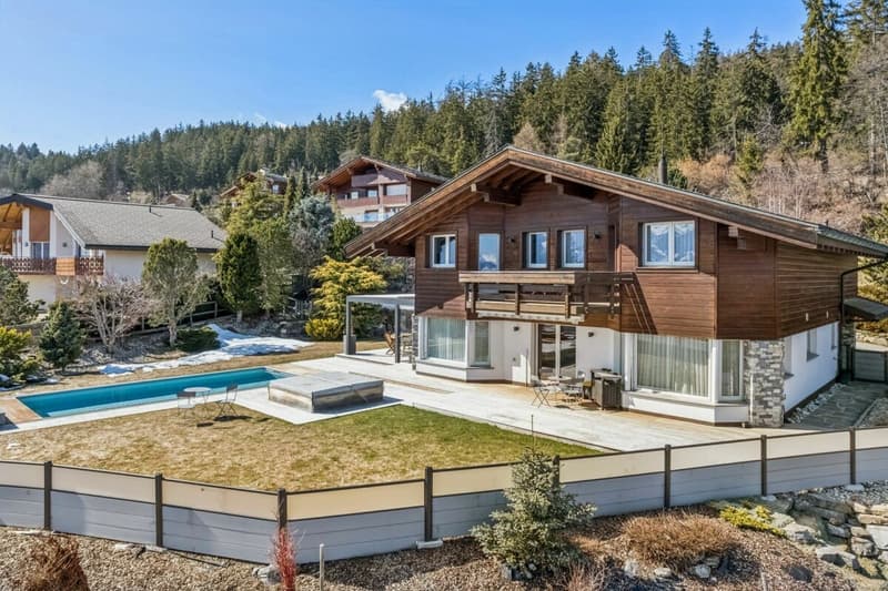 Magnifique propriété avec mazot indépendant et piscine extérieure (1)
