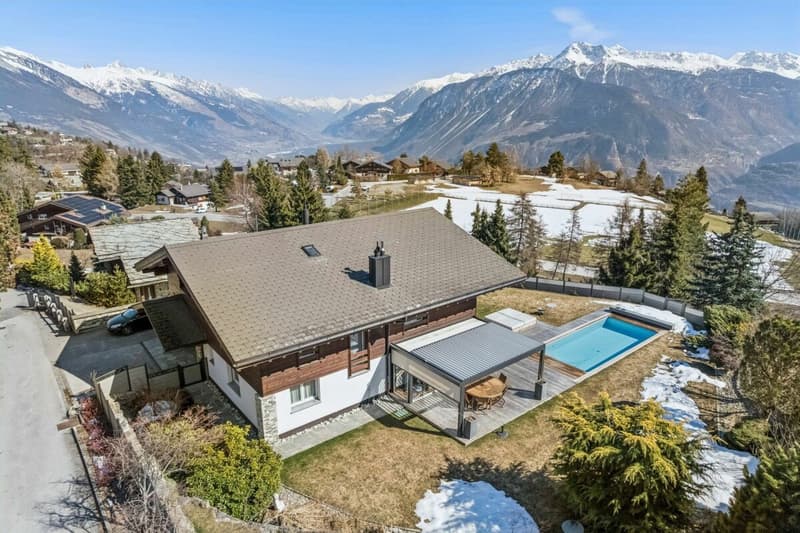Magnifique propriété avec mazot indépendant et piscine extérieure (2)