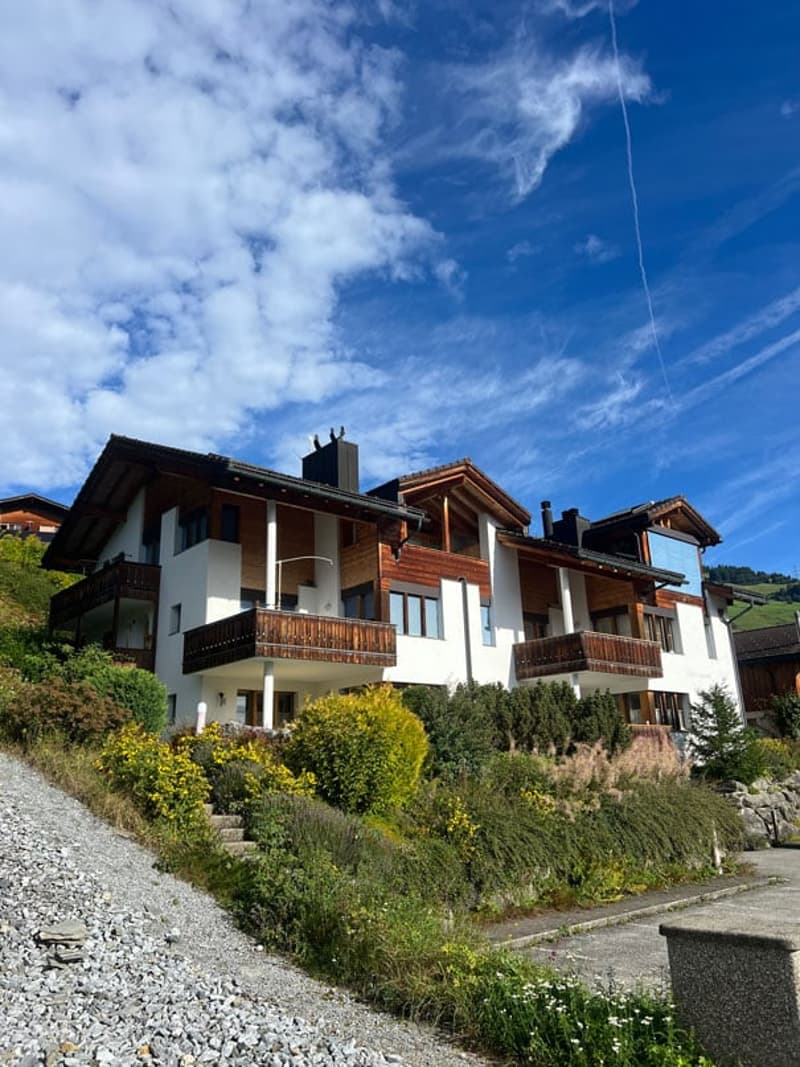 The feel-good apartment in Waltensburg, close to the Breil/Brigels ski resort (1)