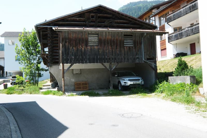 The large three-family house in Schluein near Ilanz/Glion (3)