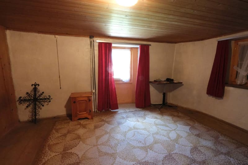 The large residential house with stable in Schluein near Ilanz/Glion (8)