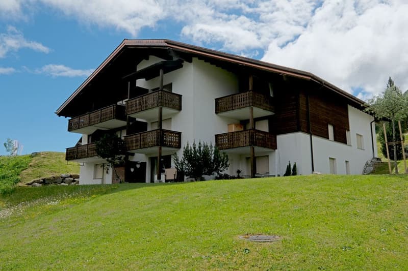 Living and Enjoying in Valata/Obersaxen Mundaun, with Ski-in and Ski-out (1)