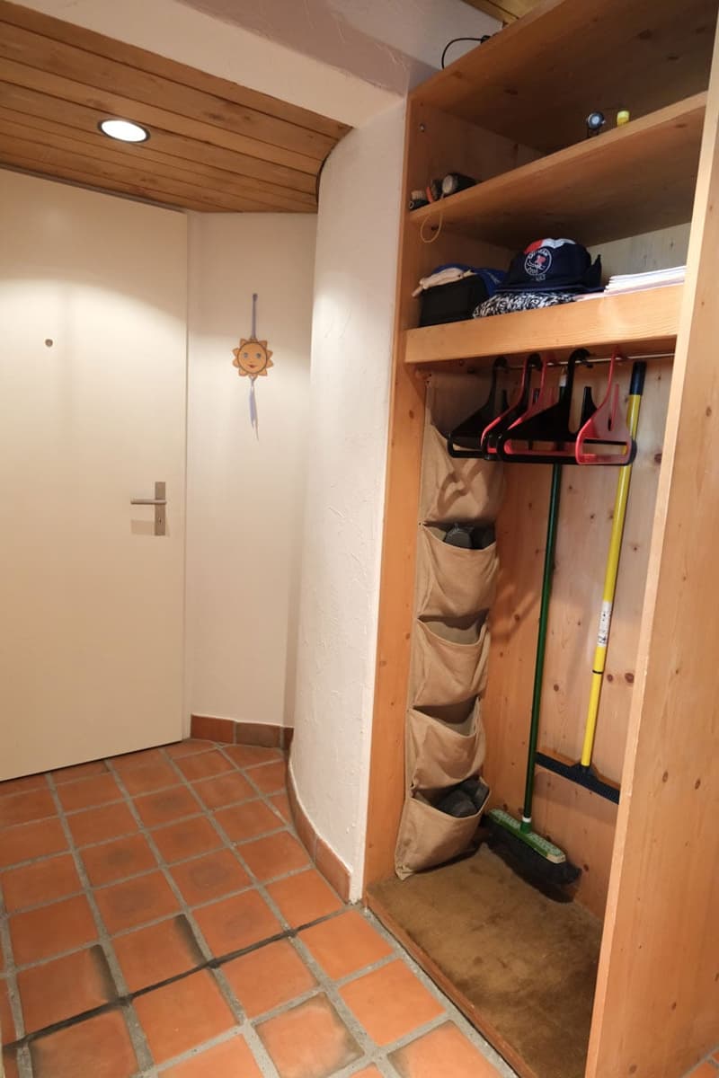 A 2.5-room apartment with a gallery in a prime location in Laax (10)