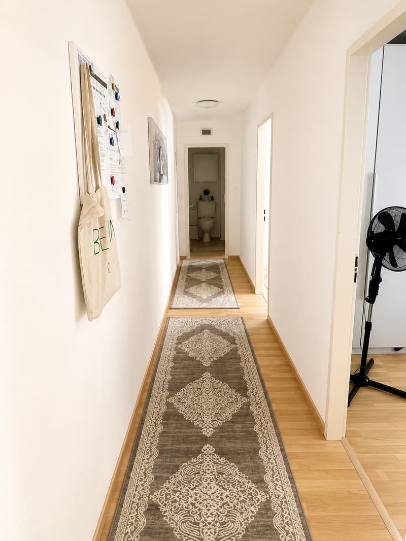 Abitare generoso - tutto moderno con balcone nel verde! (5)