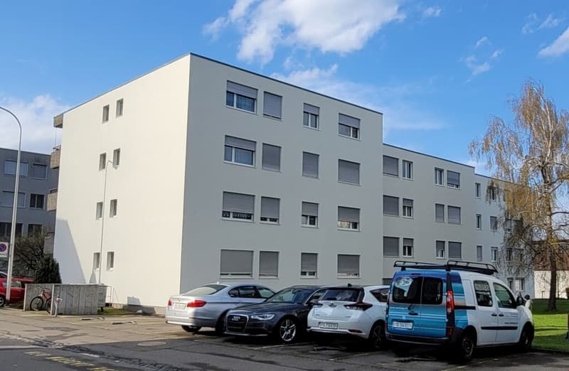 Abitare generoso - tutto moderno con balcone nel verde! (1)