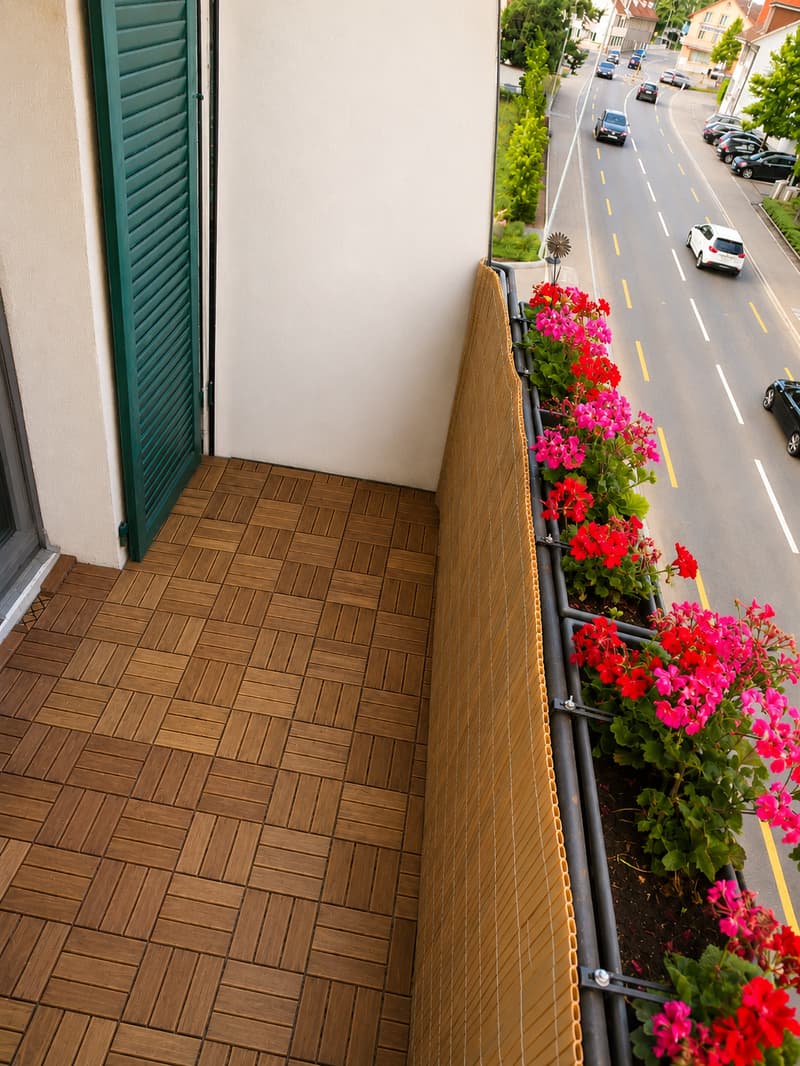 À proximité immédiate du centre-ville, plan d'étage spacieux avec balcon convivial ! (8)