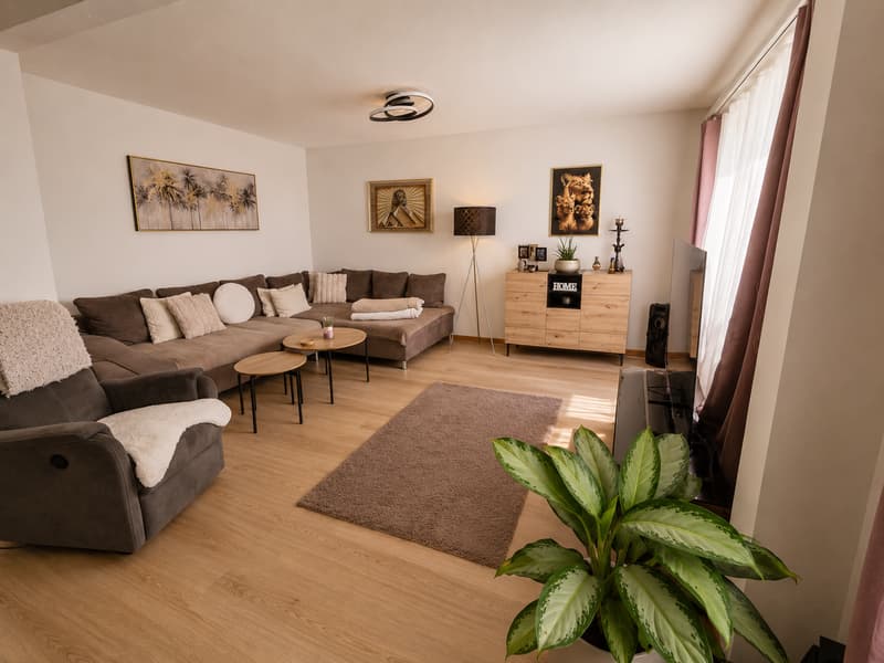À proximité immédiate du centre-ville, plan d'étage spacieux avec balcon convivial ! (3)