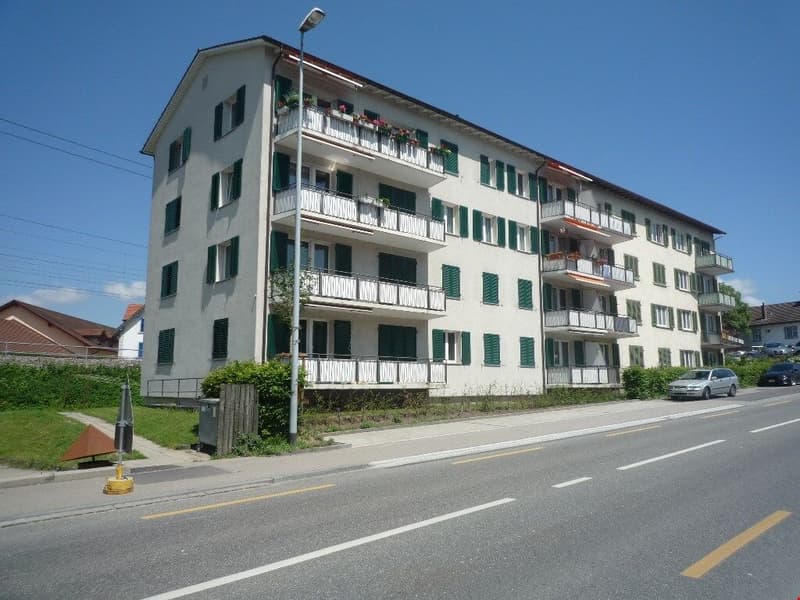 À proximité immédiate du centre-ville, plan d'étage spacieux avec balcon convivial ! (1)