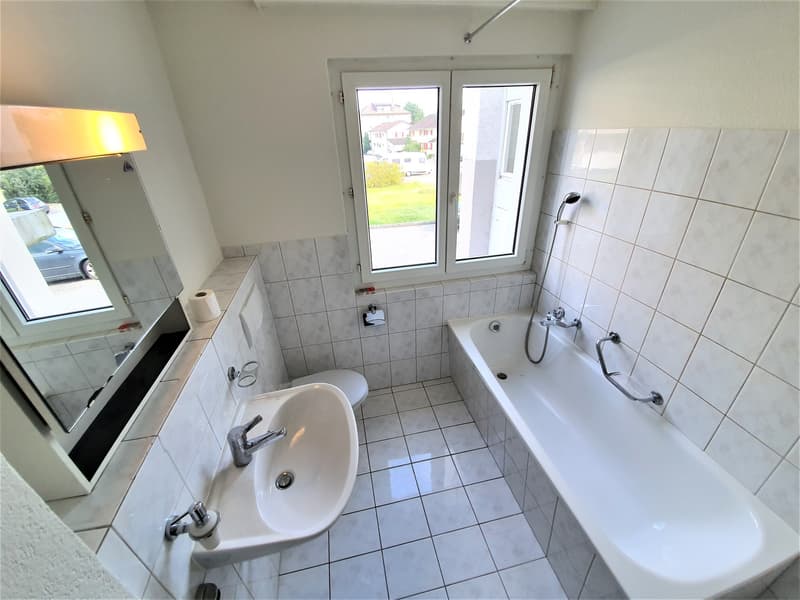 Grösszügiger Grundriss, modern und mit sonnigem Balkon! (7)