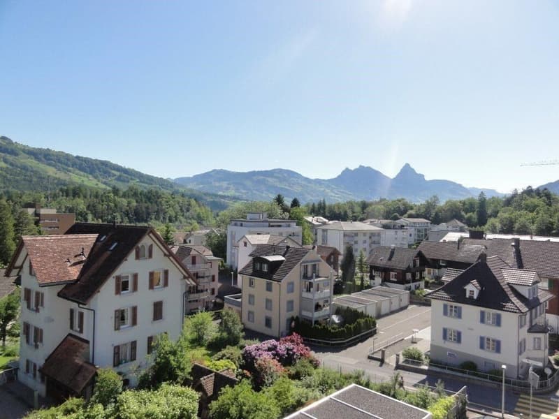 Sonnendurchflutet mit wunderschöner Bergsicht! (1)