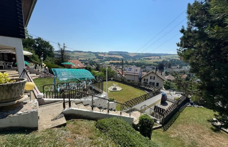 Maison individuelle de 8 pièces et 5 garages (vente à terme à 5 ans) (4)