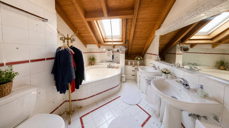 Charmantes 5.5-Zimmer-Doppeleinfamilienhaus (7)