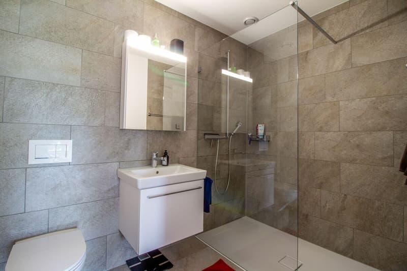 Modern and bright 3.5-room garden apartment in tax-friendly Winkel (11)