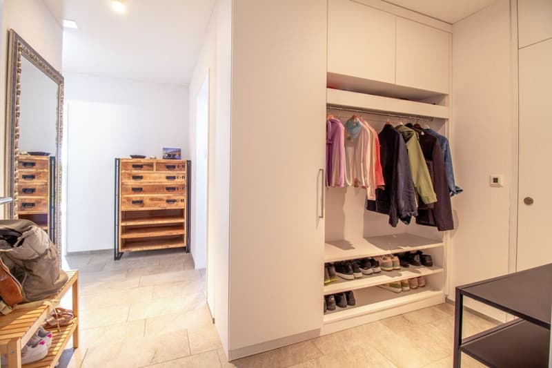 Modern and bright 3.5-room garden apartment in tax-friendly Winkel (9)