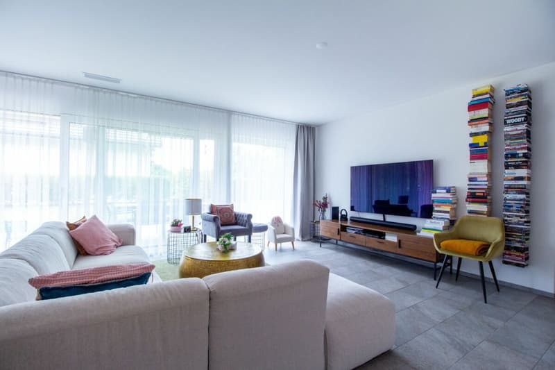 Modern and bright 3.5-room garden apartment in tax-friendly Winkel (4)