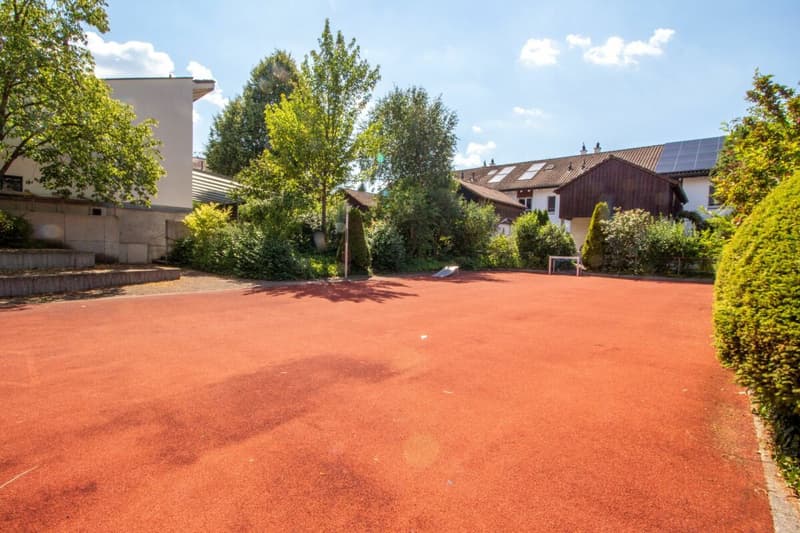 Renovated and family-friendly 5.5 room row house (21)