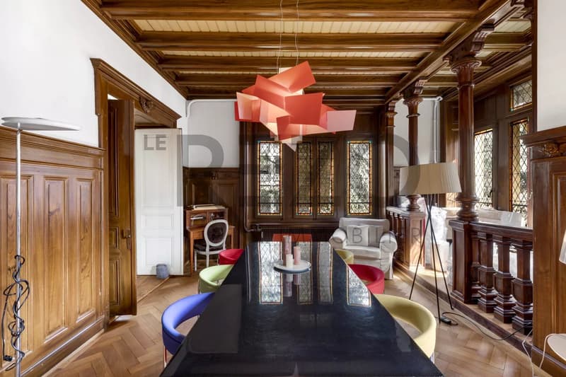 Magnificent 19th-century building located in the heart of Sion (12)