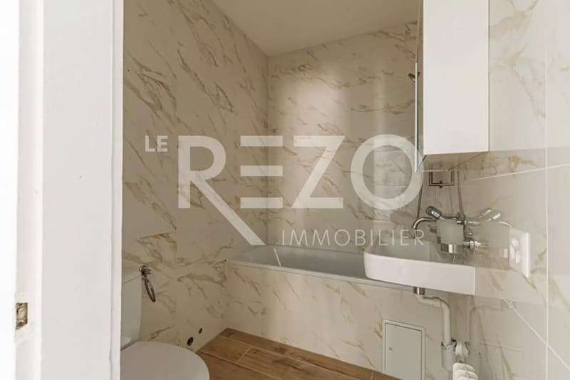 Two steps from the lake, 2.5 rooms renovated in PPE ? Investor opportunity (5)