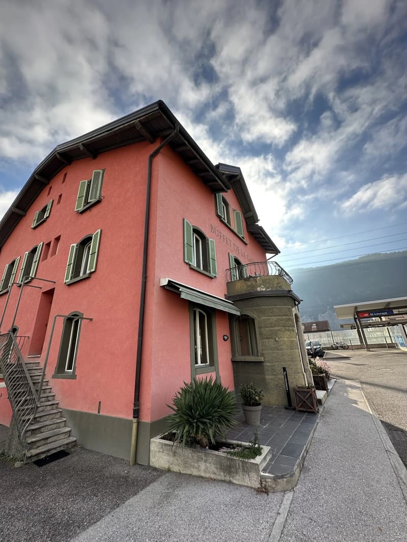 Commercial property with high potential ? Former train station buffet (13)