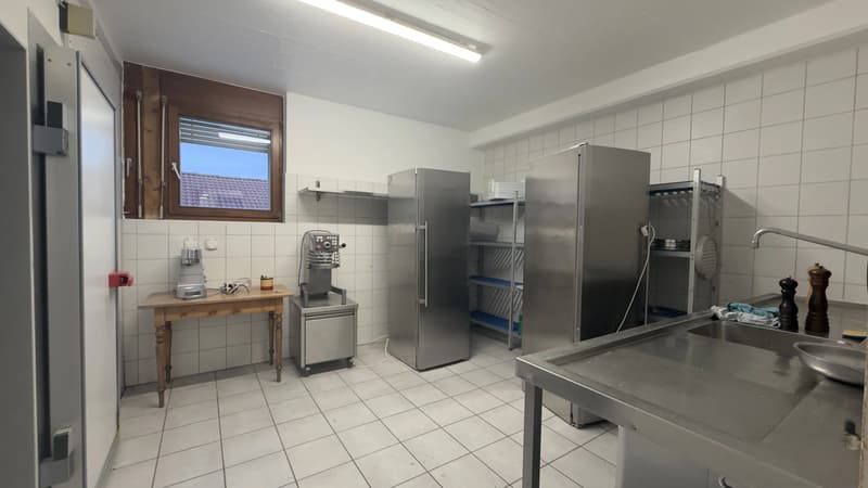 Commercial property with high potential ? Former train station buffet (8)