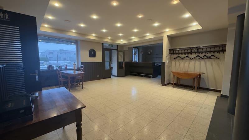 Commercial property with high potential ? Former train station buffet (2)