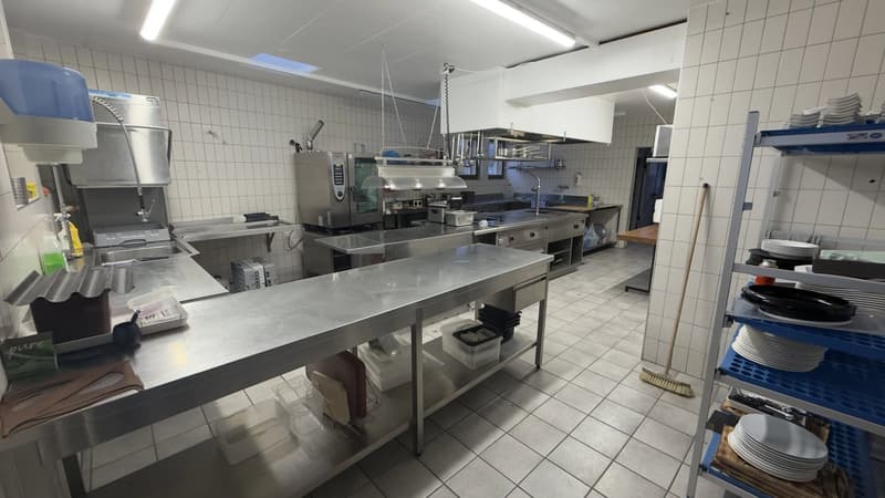 Commercial property with high potential ? Former train station buffet (7)
