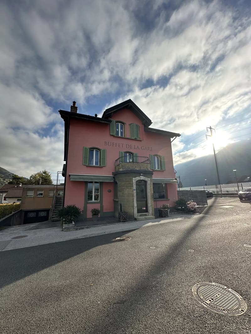 Commercial property with high potential ? Former Gare Buffet (1)