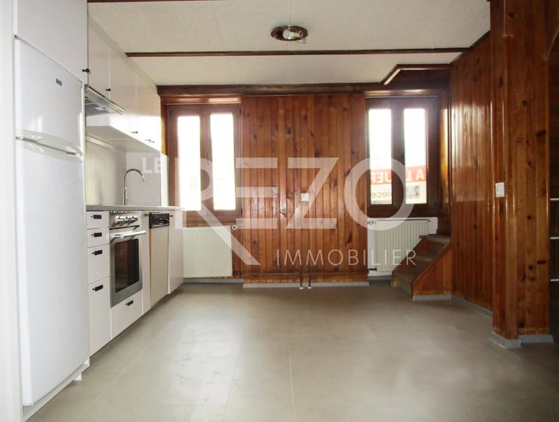 Right in the center of Collombey ? 41 m² terrace ? Parking space (4)