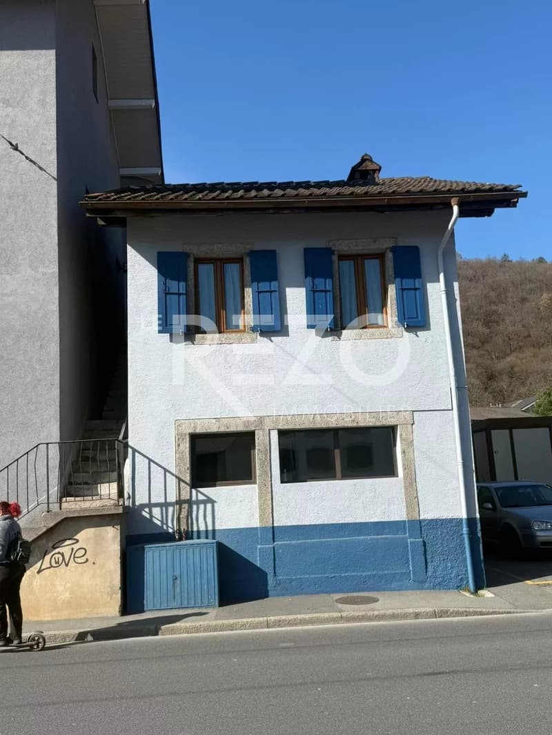 Right in the center of Collombey ? 41 m² terrace ? Parking space (6)