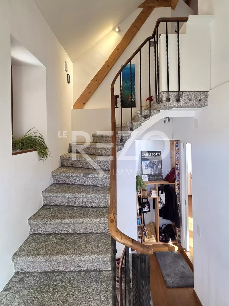 House with 2 apartments of high standard - Completely renovated - Sierre (10)