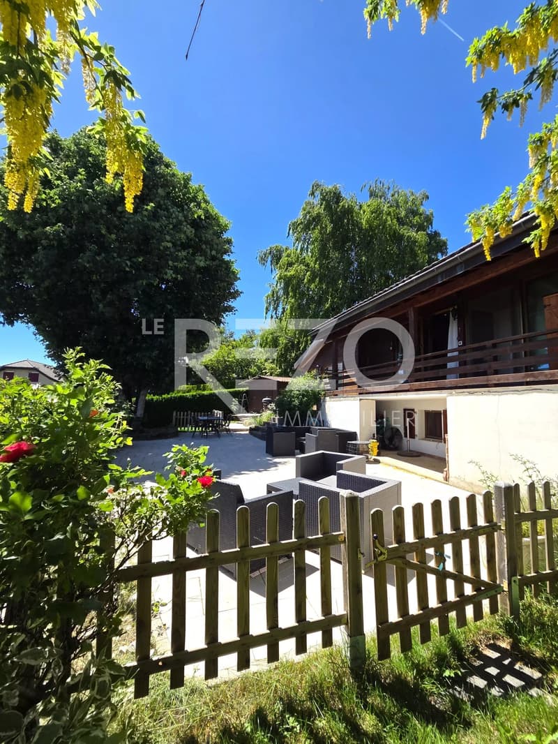 Beautiful 5-room chalet, absolute tranquility and panoramic view of the lake (12)