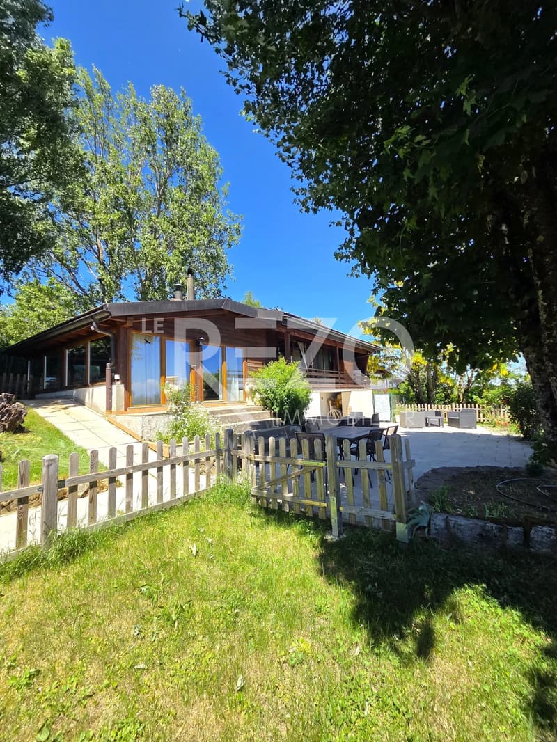 Beautiful 5-room chalet, absolute tranquility and panoramic view of the lake (2)